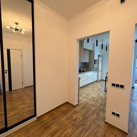 Жк Great Britain Apartment ลวีฟ ภายนอก รูปภาพ