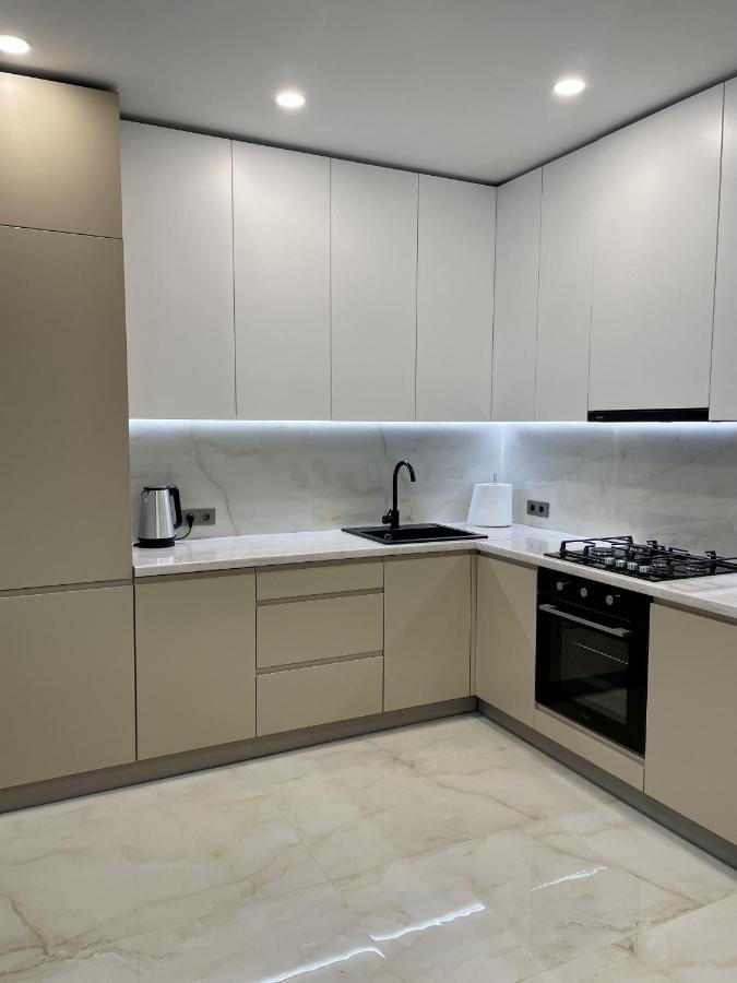 Жк Great Britain Apartment ลวีฟ ภายนอก รูปภาพ
