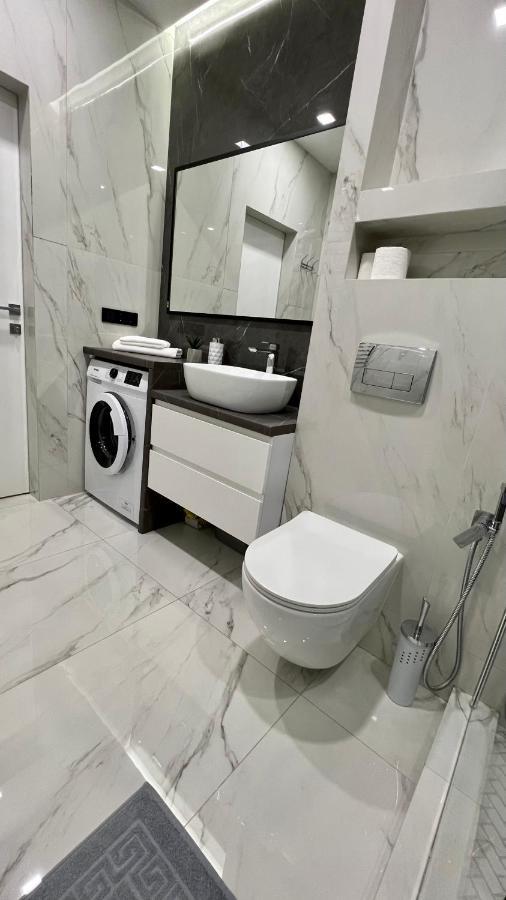 Жк Great Britain Apartment ลวีฟ ภายนอก รูปภาพ