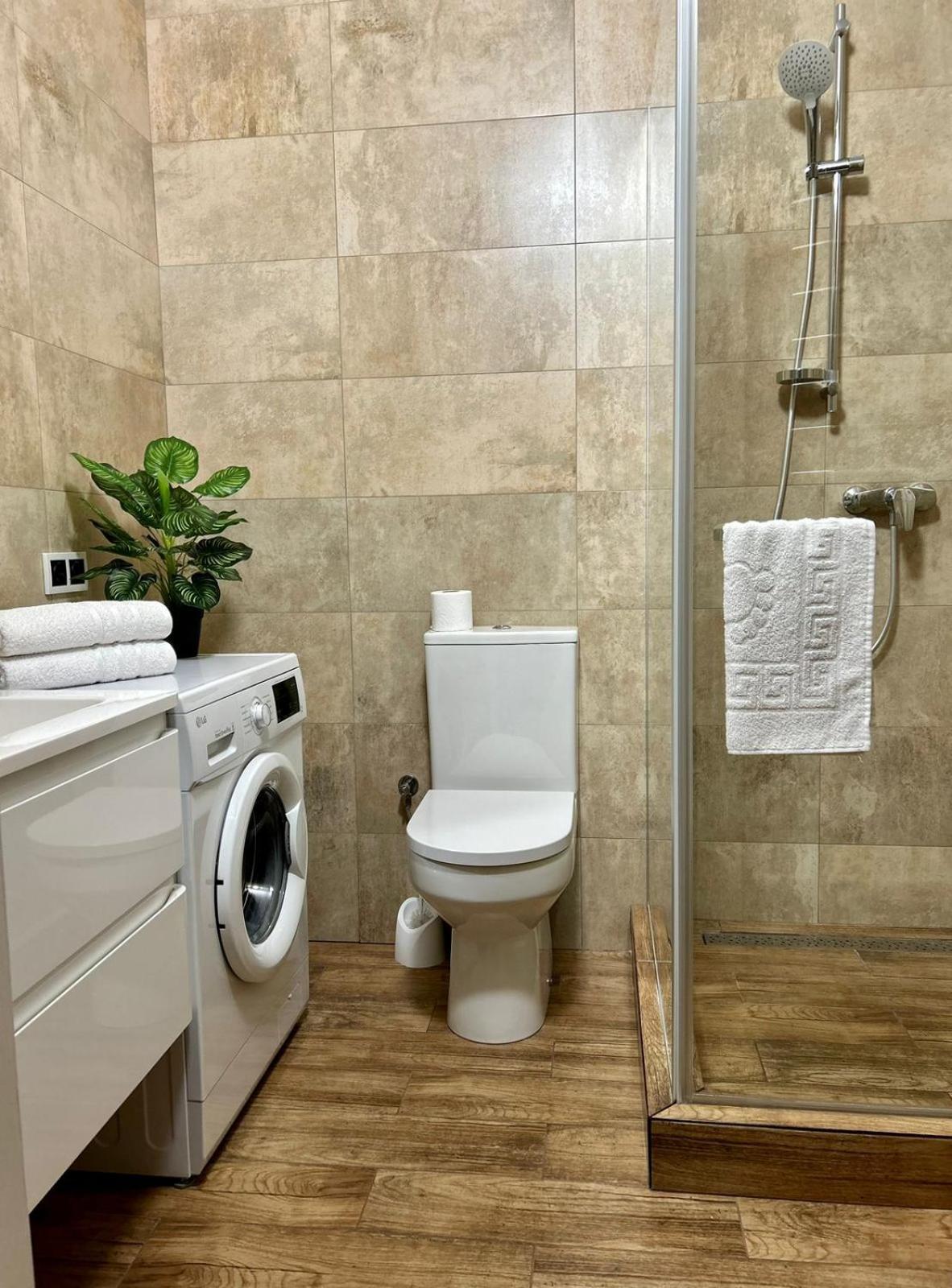 Жк Great Britain Apartment ลวีฟ ภายนอก รูปภาพ
