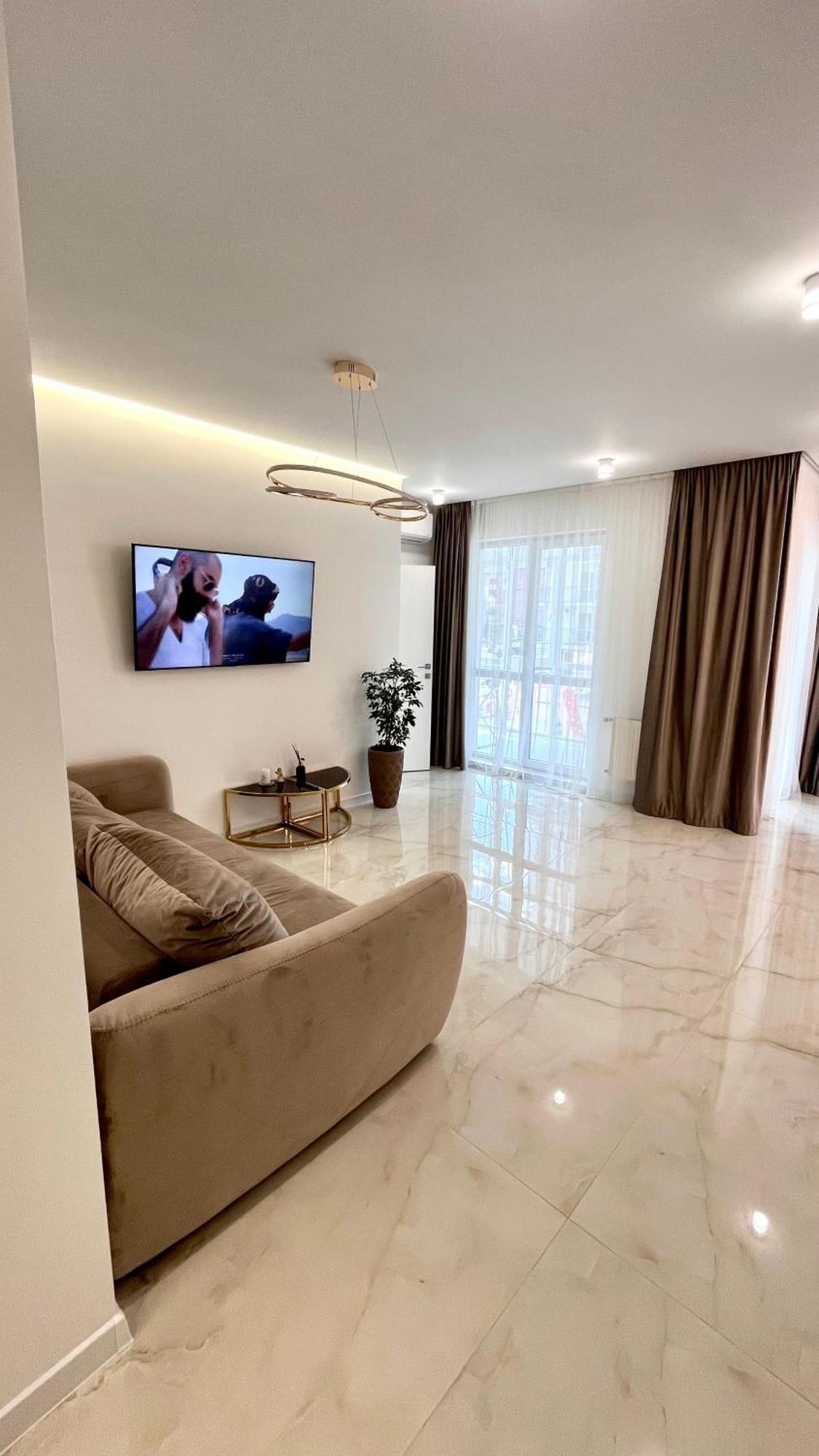 Жк Great Britain Apartment ลวีฟ ภายนอก รูปภาพ